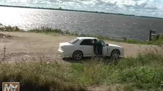 Мужики шпилят русскую шлюху на улице