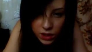 Русская ночная бабочка показала себя на вебкамеру