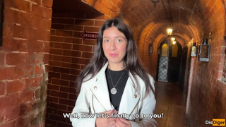 Думал, она тарелочница, а она реально в анал дала! Радует Калининград