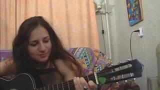 Русская пьяная красавица разрешила соседу сделать ей кунилингус