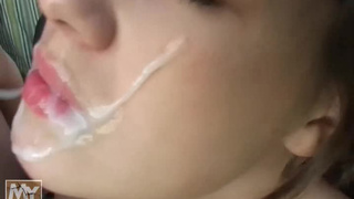 Два русских бойфренда прут одну девченку на двоих