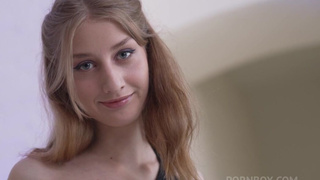 В захвате Нельсона толстый писюн рвется в задницу 19 летней Sasha Paige