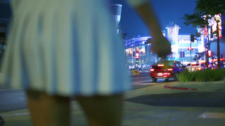 После анальной пробки большой болт легко вошел в задницу русской девченки