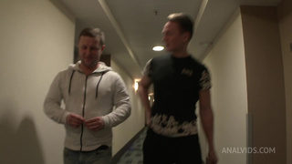 Русские пикаперы дарят двойное проникновение юной русской соске